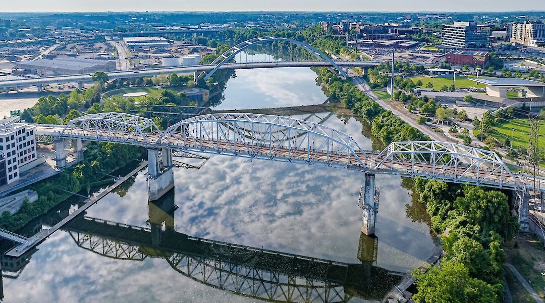 John Seigenthaler Pedestrian Bridge, Nashville, Tennessee, USA. Mike Gattorna@Unsplash