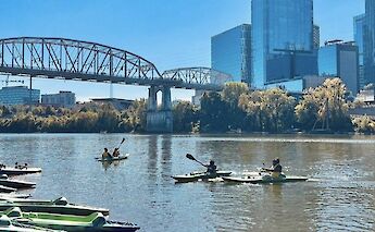 Kayaking around a bridge, Nashville, Tennessee, USA. CC:Music City Adventure Co