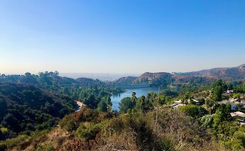 Hollywood Reservoir, Los Angeles, California, USA. Dana Serao@Unsplash