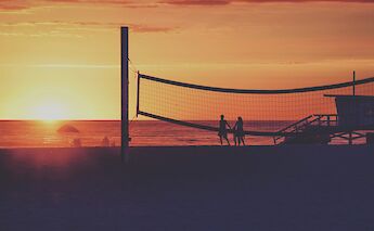 Hermosa Beach at sunset, Los Angeles, California, USA. Roy Munson@Unsplash