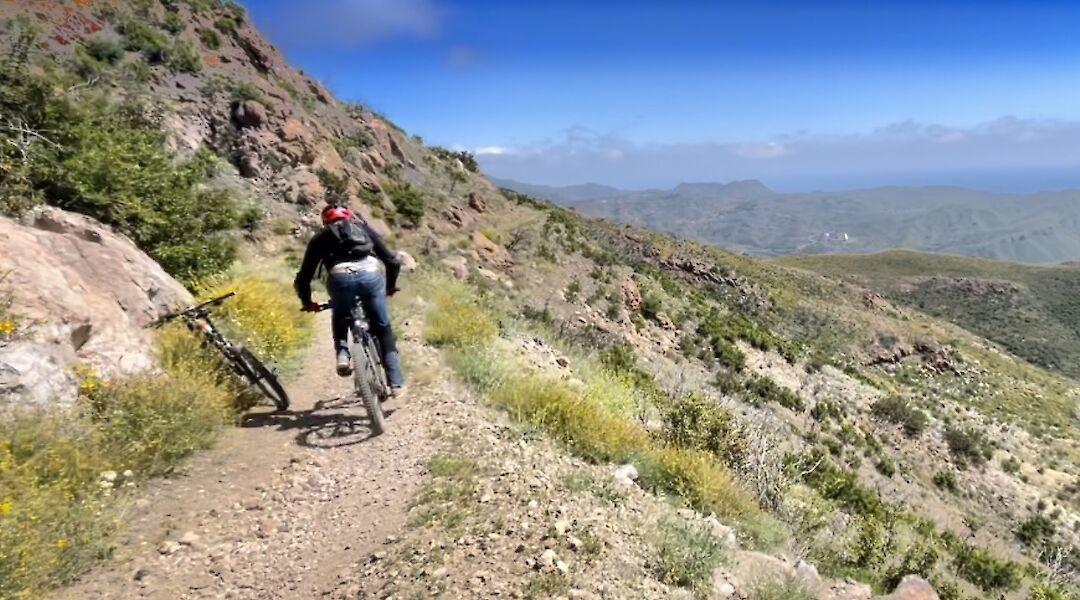 Hitting the slopes on the Backbone Trail, Malibu, California, USA. CC:LifeRush Adventures