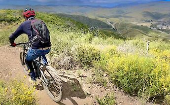 E-MTB Tour, Oak Park, CA, USA.