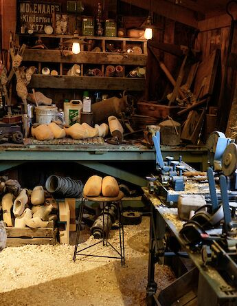 A wooden clog workshop in Zaanse Schans. MayumiMaciel@unsplash