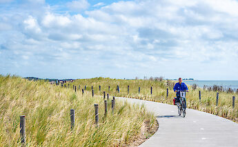 Easy, scenic coastal cycle paths. to-BBT