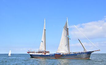 A beautiful day for sailing the Ijsselmeer on the Wapen fan Fryslan. to-BBT