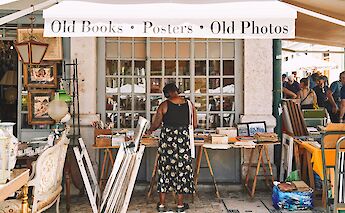 Market in Lisbon, Portugal bike tours. Bob van Aubel@Unsplash
