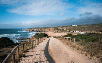Path to the beach in Aljezur, Portugal bike tours. Thibault Mokuenko@Unsplash