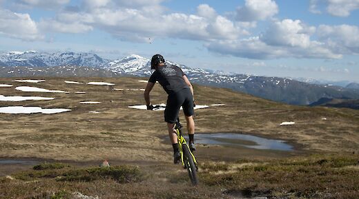 Tackling the Grand Traverse MTB trail, Voss, Norway. CC:Outdoor Norway