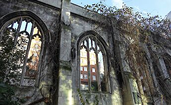 St. Dunstan-in-the-East, London, England. Art Decade@Flickr