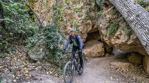 Albarrac&iacute;n to Valencia Along Spain's Longest Greenway.  &copy;MBT