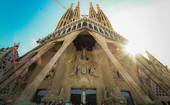 Sunlight behind the Sagrada Familia, Barcelona, Spain. Csaba Veres@Unsplash