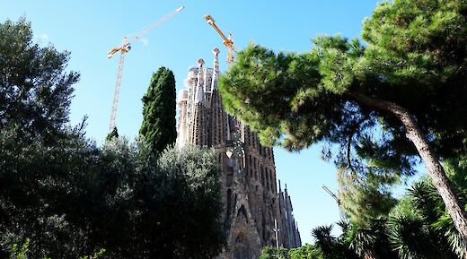 Sagrada Familia under construction, Barcelona, Spain. Federico Lanzilotta@Unsplash