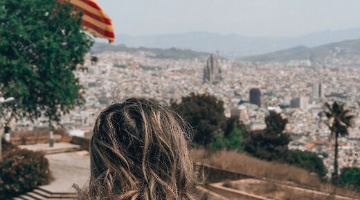 Looking at the view of Barcelona from Montjuic Hill, Spain. Yoav Aziz@Unsplash