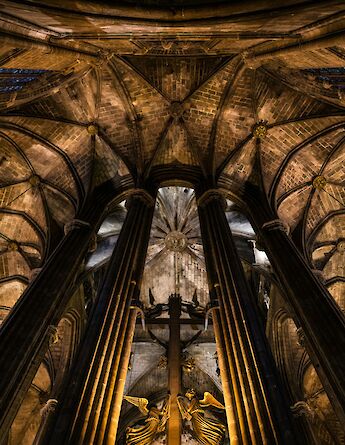 Looking up at Barcelona cathedral at night. Getty images@Unsplash