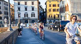 Sunset Florence Bike Tour with Wine & Aperitivo Picnic