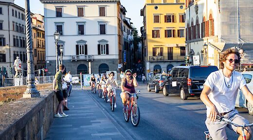 Sunset Florence Bike Tour with Wine & Aperitivo Picnic, Florence