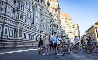 Group photo with the bikes in Florence, Italy. CC:TO