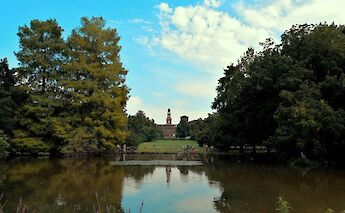 Lake in Sempione park, Milan. Mattia Bericchia@Unsplash