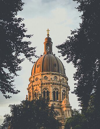 Christuskirche, Mainz, Germany. Unsplash:Alexander Abero