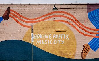 Booking pretty music , city mural, Nashville, Tennesee, USA> Jon Tyson@Unsplash