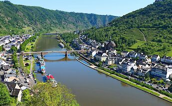 Bridge over the river, Cochem, Germany. Unsplash:Ben Berwers