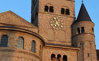 Clock in Trier, Germany. Unsplash:Hongbin
