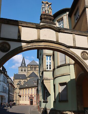 Street in Trier, Germany. Unsplash:Hongbin