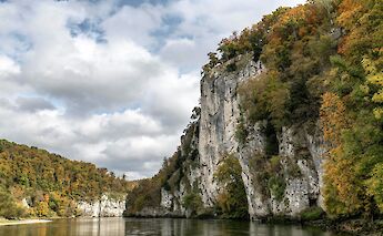 Riverside cliffs, Kelheim, Germany. Unsplash:Wolfgang Weiser