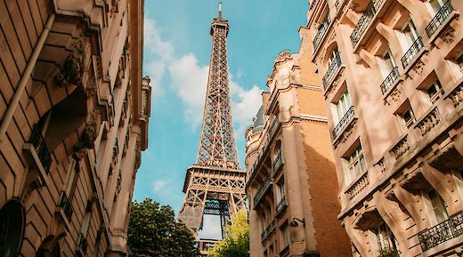 7 night  guided bike and boat tour in France  aboard Clair de Lune