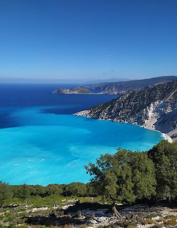 The turquoise waters of Myrtos Beach. Pexels:DimitrisChr