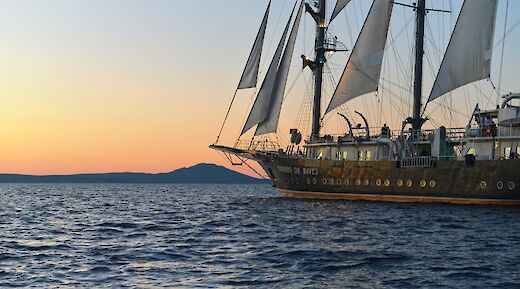 7 night  guided bike and boat tour in Greece  aboard Running on Waves