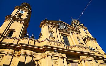 Blue skies over Munich, Germany. Walter Martin@Unsplash