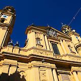 Blue skies over Munich, Germany. Walter Martin@Unsplash