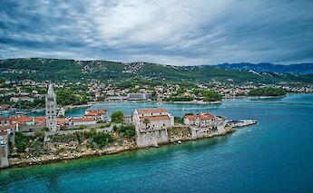 Rab from above, Croatia. Unsplash:Simon Rathgeb