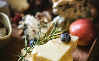 Cheese with fruit. Unsplash:Curated Lifestyle