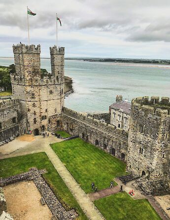 Caernarfon Castle, Wales. JulianRayar@unsplash