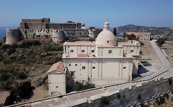 Castle in Milazzo, Italy. Unsplash:Freysteinn G Jonsson