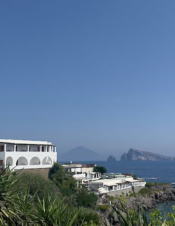 White villas in Panarea, Italy. Unsplash:Gabriele Salmeron Ohulayr