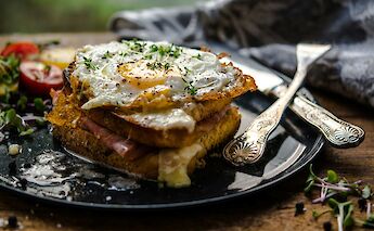Fresh Croque Monsieur. Unsplash:Jonathan Pielmayer