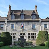 Hôtel de Ville, Moret-sur-Loing, France. Flickr:Patrick
