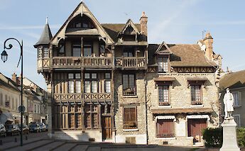 La Maison Racollet, Moret-sur-Loing, France. Flickr:Loic Ventre