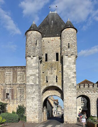 Porte de Samois, Moret-sur-Loing, France. Flickr:Patrick