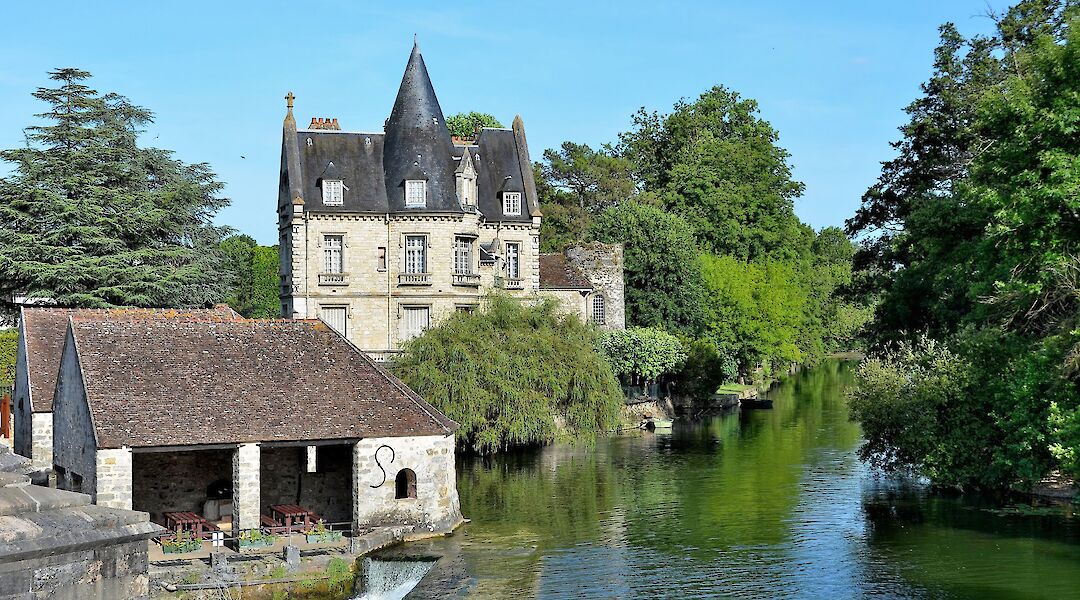 River in Moret-sur-Loing, France. Flickr:Patrick