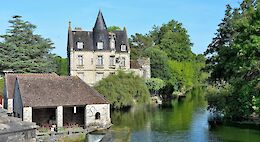 Paris to Montargis by E-Bike & Boat
