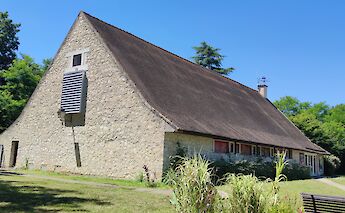 Thatched house in Barbizon, France. Flickr:Werner Bayer