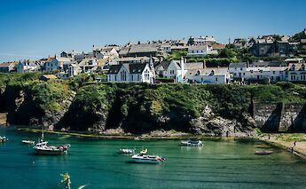 Charming Cornwall harbor. Greg Willson@unsplash