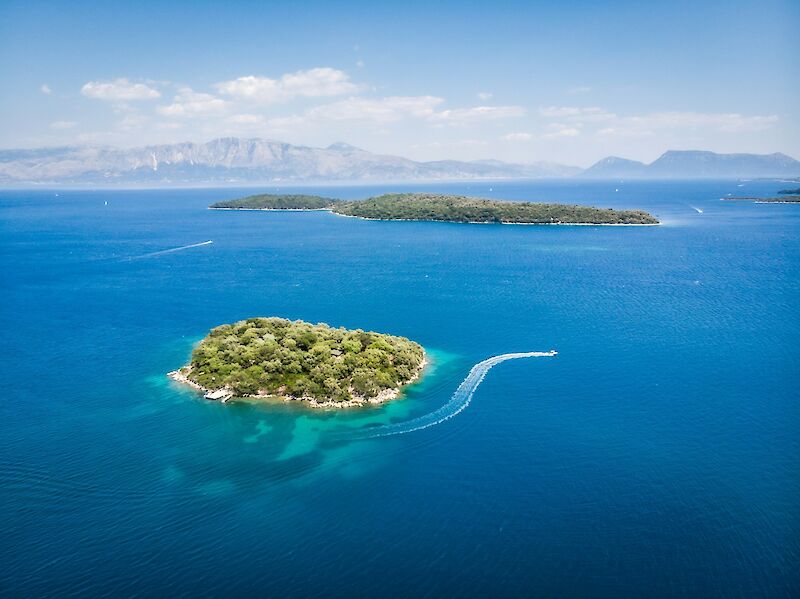 Lefkada, Greece. Sophie Dale@Unsplash