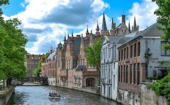 Winding through Bruges by boat. Icarus@pexels