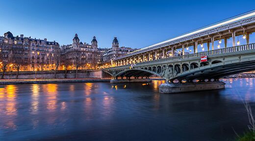 Evening in the City of Light. Pierre Blache@pexels