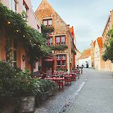 Hidden alley in Bruges. Tamar Gogua@unsplash